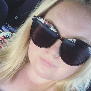 Meet your Posher, Sandra